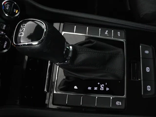 Škoda Superb Skoda Superb 1.4 TSI Ambition | Panoramadak | Stoelverwarming | Trekhaak | Carplay | Memory | Navigatie | Climate control - afbeelding nr 22