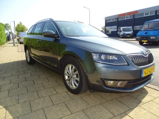 Škoda Octavia Škoda Octavia 1.0 TSI GRT ST. BNS-Automaat-Carplay/Android-Clima-Media-Pdc-Cruise - afbeelding nr 4