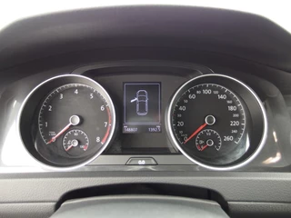 Volkswagen Golf AUTOMAAT / NAVI / CLIMA / PDC / BLUETOOTH / CRUISE / CARPLAY / NL-AUTO - afbeelding nr 24
