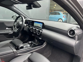 Mercedes-Benz A-Klasse Mercedes-Benz A-Klasse A 180 Aut7 LED Navi Widescreen Sportstoelen Cruise Trekhaak - afbeelding nr 5