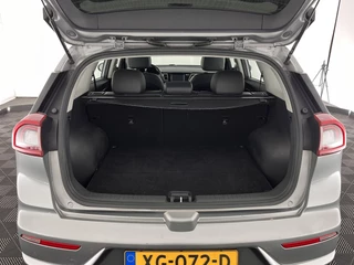 Kia Niro Kia Niro 1.6 GDi Hybrid ExecutiveLine Aut. *LEATHER-FABRIC | NAVI-FULLMAP | KEYLESS | CAMERA | COMFORT-SEATS | DIGI-COCKPIT | LANE-ASSIST | ECC | CARPLAY | PDC | 16''ALU* - afbeelding nr 10