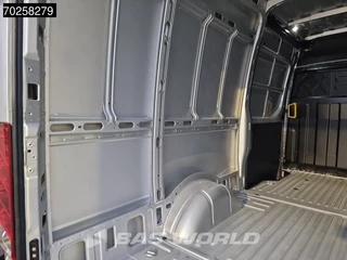 Iveco Daily Iveco Daily 35S21 Automaat Dubbele schuifdeur 2025 model L2H2 ACC LED CarPlay Velgen Camera 12m3 Airco - afbeelding nr 24