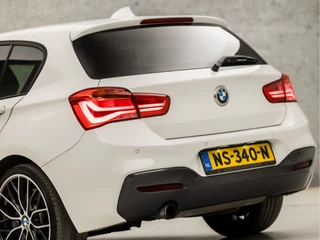 BMW 1 Serie Automaat (GROOT NAVI, M PAKKET, HARMAN/KARDON, ALCANTARA SPORTSTOELEN, ADAPTIVE CRUISE, GETINT GLAS, PARKEERSENSOREN, NIEUWSTAAT) - afbeelding nr 11