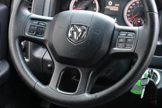 Dodge Ram 1500 Dodge Ram 1500 5.7 V8 4x4 Quad Cab Sport | Leder | Camera |  Trekhaak | 20'' | Airco | Cruise control | LPG 122 liter | LED verstraler | Bluetooth | Side-Bars - afbeelding nr 17