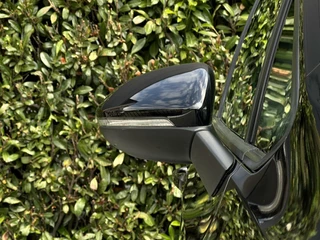 Volkswagen Golf Sportsvan Volkswagen Golf Sportsvan 1.0 TSI Connected Series, NL AUTO, NAP, ECC-AIRCO, NAVI, DODEHOEK, CRUISE, CAMERA, PARKEERSENSOREN, TREKHAAK, LICHTMETAAL 16
