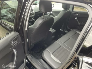 Peugeot 2008 Peugeot 2008 1.2 PureTech Allure*Alle Opties* - afbeelding nr 16