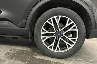 Ford Kuga Ford Kuga 2.5 PHEV Titanium 225pk | Winterpack | 18 inch Licht metalen Velgen | Privacy Glass | SYNC 3 Navigatie - afbeelding nr 10