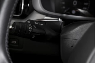 Volvo XC60 Volvo XC60 2.0 T4 Inscription 190 PK - Automaat | Dig. Cockpit | Elek. Trekhaak | Adapt. Cruise | Memory | Stoel-+Stuurverw. | PDC | Camera | NAV | ECC | Elek. Klep | LM 19