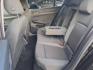 Volkswagen Golf Volkswagen Golf 1.5 eTSI R-Line Business+ | LED | Trekhaak | All-seasons | ACC | Keyless | Stoelverwarming | - afbeelding nr 40
