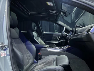 BMW 3 Serie BMW 3-serie 318i M Sport Edition *Schuifdak*Shadow Line*Camera*Laser* - afbeelding nr 28