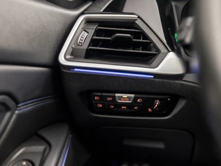BMW 3 Serie BMW 3 Serie 330i High Executive M Sport 259Pk Automaat (SCHUIFDAK, M PAKKET, HEAD-UP DISPLAY, LASER KOPLAMPEN, CARBON INLEG, HARMAN/KARDON, LEDER/ALCANTARA, APPLE CARPLAY, STUUR/STOELVERWARMING, NIEUWSTAAT) - afbeelding nr 27