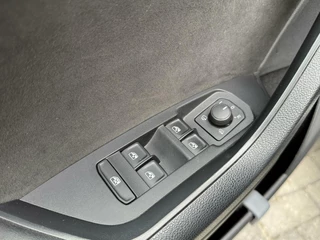 Škoda Kodiaq Skoda Kodiaq 1.5 TSI Sportline Automaat | Trekhaak uitklapbaar | Navigatiesysteem | Stoelverwarming | Stuurverwarming | Getint glas | Cruise control | 20 inch lichtmetalen velgen | Achteruitrijcamera | Parkeersensoren voor en achter - afbeelding nr 4