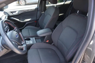 Ford Focus Ford Focus Wagon 1.0 EcoBoost ST Line 125PK Automaat Winterpack Achteruitrijcamera Climate Cruise Navi 18