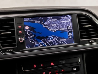 SEAT Leon 150Pk Automaat (APPLE CARPLAY, NAVIGATIE, CAMERA, CLIMATE, KEYLESS, SPORTSTOELEN, GETINT GLAS, PARKEERSENSOREN, CRUISE, LM VELGEN, NIEUWSTAAT) - afbeelding nr 28
