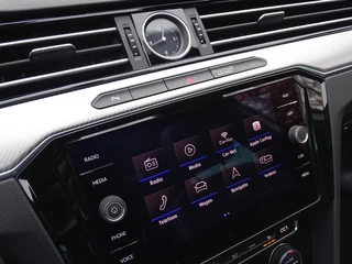 Volkswagen Passat Volkswagen Passat Variant 1.4 TSI ACT 149PK DSG / HighLine / R-line / LED *NAP* - afbeelding nr 28