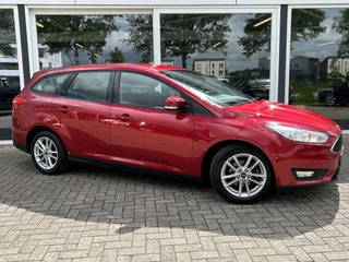 Ford Focus - 353723783-0
