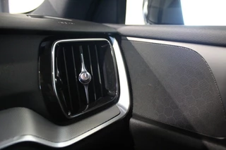 Volvo V60 Volvo V60 2.0 B4 CORE RIJKLAAR l LEDER l 197PK l CAMERA l CARPLAY l - afbeelding nr 34