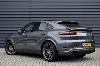 Porsche Cayenne | Panoramadak | Sport Chrono | Achterasbesturing | 21'' Velgen | Leder Dashbord | Orig. NL | - afbeelding nr 2