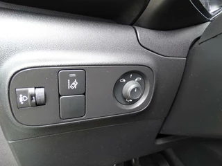 Citroën C3 Citroen C3 1.2 PureTech 110pk  Carplay / Cruise / Nette auto - afbeelding nr 17