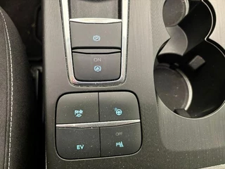 Ford Kuga Ford Kuga 2.5 PHEV Titanium 225pk | Driver Assistance Pack | Winterpack | Wegklapbare Trekhaak | All Season Michelin Cross Climate | 1.500kg Trekgewicht - afbeelding nr 21