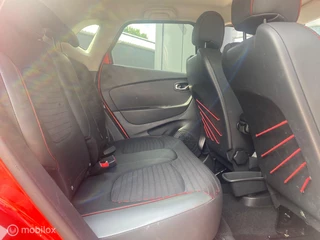 Renault Captur Renault Captur 0.9 TCe Helly Hansen / 5 deurs / 67DKM / NAP! - afbeelding nr 17