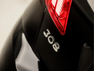Peugeot 308 (VIRTUAL COCKPIT, APPLE CARPLAY, GROOT NAVI, 360 CAMERA, SPORTSTOELEN, LANE ASSIST, CRUISE, NIEUWE APK, NIEUWSTAAT) - afbeelding nr 28