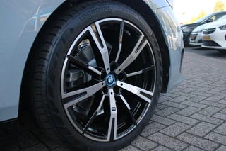 BMW 5 Serie BMW 5-serie 530e M-SPORT PRO 300PK (nieuw model) | PANORAMA DAK | M-SPORT PAKKET | M-SPORT AERODYNAMICA |  M-SPORT NAPPALEDEREN STUURWIEL MET SPORTBOOST FUNCTIE | BMW SHADOWLINE ADAPTIEVE LED KOPLAMPEN | ELEKTRISCH BEDIENBARE ACHTERKLEP |  BMW INDIVIDIUAL HIGH GLOSS EXTERIEUR RAAMLIJST AFWERKING | BMW LIVE COCKPIT PROFESSIONAL | ELEKTRISCH VERSTELBARE VOORSTOELEN MET VENTILATIE / VERWARMING EN GEHEUGEN OP DE BESTUURDERSSTOEL |  ACHTERBANKVERWARMING | 4-ZONE CLIMATE CONTROL | DONKER GETINTE ACHTERRUITEN | DONKERE HEMELBEKLEDING | DRIVE ASSISTANT | HARMAN KARDON Hi-Fi GELUIDSSYSTEEM| DRAARLOZE TELEFOONLADER | DRAADLOOOS APPLE CARPLAY / ANDROID AUTO | KLASSE 3 ALARM | COMFORT ACCESS | 20