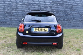 MINI Electric MINI Electric Mini Resolute edition 33 kWh Pano automaat resolute edition 135kw 1e eigenaar n.a.p. Pano / Leder / Harman Kardon / Head Up / Camera / Keyless - afbeelding nr 5