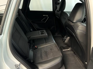 BMW X1 BMW X1 XDRIVE 25E M-SPORT LED ELEK.KLEP NAVI STOELVERW M-SHADOW LINE CARPLAY/ANDROID ZWARTE.HEMEL 10/2024 PHEV PLUG IN HYBRID AWD 4X4 4WD - afbeelding nr 53
