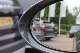 Porsche Cayenne Porsche Cayenne 3.0 E-Hybrid / Trekhaak / Panoramadak / 360Camera / Head-up / 21'' / Keyless / Bose / Sportchrono / Softclose / Stuurverwarming / Leder / Cruise Control - afbeelding nr 37