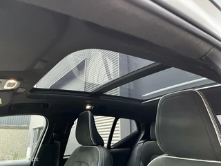 Volvo XC40 Volvo XC40 2.0 T5 AWD R-Design Intro Edition / SCHADE - afbeelding nr 18