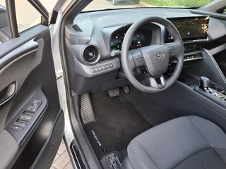 Toyota C-HR Toyota C-HR 2.0 PHEV 220 First parkeersensoren voor en achter - afbeelding nr 11
