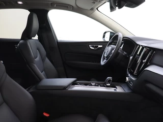 Volvo XC60 Volvo XC60 T8 AWD Plus Dark | Panoramadak | 360° Camera | Dodehoekdetectie - afbeelding nr 13