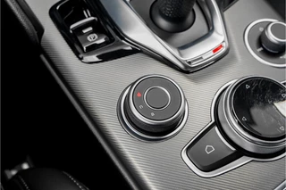Alfa Romeo Giulia Facelift CarPlay Leder 19