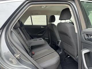 Volkswagen T-Roc Volkswagen T-ROC 1.5 TSI Sport Led Adaptive cruise Climate control Navigatie Pdc voor+achter DAB - afbeelding nr 39