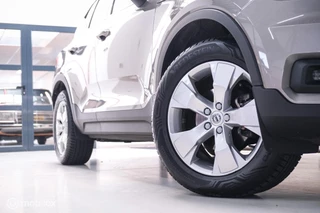 Volvo XC40 Volvo XC40 1.5 T2 Momentum | Schuifdak | Trekhaak | Camera | LED | stoel & stuurwielwarming | - afbeelding nr 19