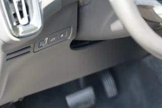 Volvo XC40 Volvo XC40 1.5 T5 Twin Engine Inscription - Panoramisch schuif/kanteldak - Stoelverwarming - Parkeercamera - Standkachel met timer - Adaptieve cruise control met BLIS - Elektrisch verstelbare stoelen - afbeelding nr 15