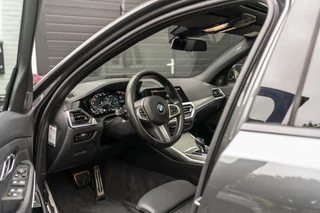 BMW 3 Serie BMW 3-serie Touring 330e xDrive M SPORT PANO LASER - afbeelding nr 12