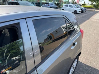 Kia Picanto Kia Picanto 1.0 67pk Automaat  Stoel en Stuur verwarming ,  Navigatie / Apple carplay  / Android auto , Achteruit camera , Bluetooth , Priveglas , Chrome handgrepen , Sport Velgen ,  9.500km !! - afbeelding nr 12