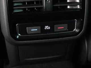 Volkswagen Passat Volkswagen Passat 2.0 TDI Business | Stoelverwarming |  Adaptive cruise | Camera | Carplay | Navigatie | Virtual Cockpit | Climate control | Full LED | Keyless - afbeelding nr 24