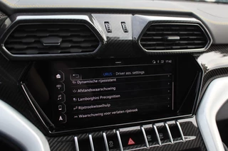 Lamborghini Urus Lamborghini Urus 4.0 V8 / NL Auto! / Full Carbon / Keramisch / B&O / Pano / 360Camera / Head-up / 23'' / Stoelventilatie / Massage - afbeelding nr 26