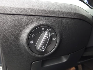 Škoda Superb AUTOMAAT / STOELVERW / XENON / CARPLAY / NAVI / CLIMA / PDC / BLUETOOTH / CRUISE / NL-AUTO - afbeelding nr 24