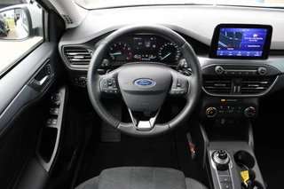 Ford Focus Ford Focus 1.5 EcoBoost Active Business 150pk | Dealeronderhouden! | Automaat | Trekhaak 1500KG | Cruise Control | Navigatie | Airco | Parkeersensoren | - afbeelding nr 17