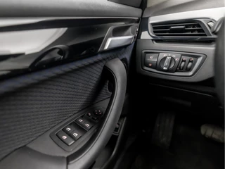 BMW X1 221Pk Automaat (GROOT NAVI, CLIMATE, ALCANTARA, ELEK ACHTERKLEP, SPORTSTOELEN, PARKEERSENSOREN, LED KOPLAMPEN, DAB+, NIEUWSTAAT) - afbeelding nr 21