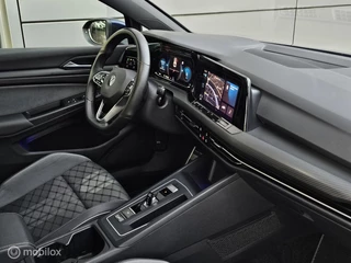 Volkswagen Golf Volkswagen Golf 1.5 eTSI R-Line Panorama/IQ Light/Keyless/ - afbeelding nr 41