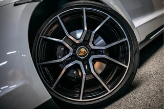 Porsche Taycan Porsche Taycan Performance 84 kWh Goed uitgevoerde Taycan met lage km stand NL geleverd - afbeelding nr 2