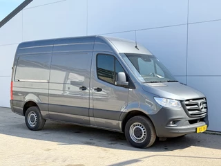 Mercedes-Benz Sprinter Automaat L2H2 Airco Cruise Control Lane Assist Camera Carplay Dodehoek waarschuwing Parkeersensoren voor achter - afbeelding nr 4