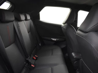 Lexus LBX Lexus LBX DEMO 1.5 Hybrid Elegant | Tech Pack | Parkeersensoren V+A | Leder - afbeelding nr 18