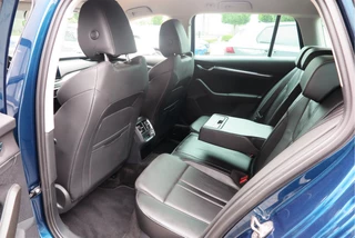 Škoda Octavia Škoda Octavia Combi 1.4 TSI iV 204PK PHEV Sportline Business ,Led-matrix koplampen, Carplay , Leer, Ergonimische stoelen, Stoelverwarming voor&achter,DAB+, stuurwiel verwarmd, schakelmogelijkheid aan stuurwiel, Carplay , etc. etc. - afbeelding nr 24