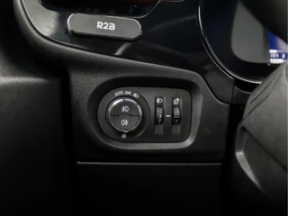 Opel Corsa (DIGITAL COCKPIT, APPLE CARPLAY, GROOT NAVI, CLIMATE, LEDER, GETINT GLAS, KEYLESS, SPORTSTOELEN, ZWART HEMEL, DAB+, CRUISE, NIEUWSTAAT) - afbeelding nr 20